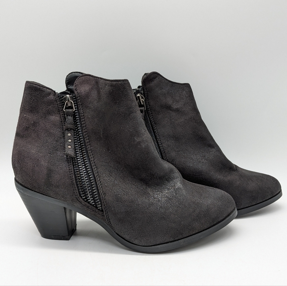 Lane Bryant black faux suede zip up ankle boot 7W